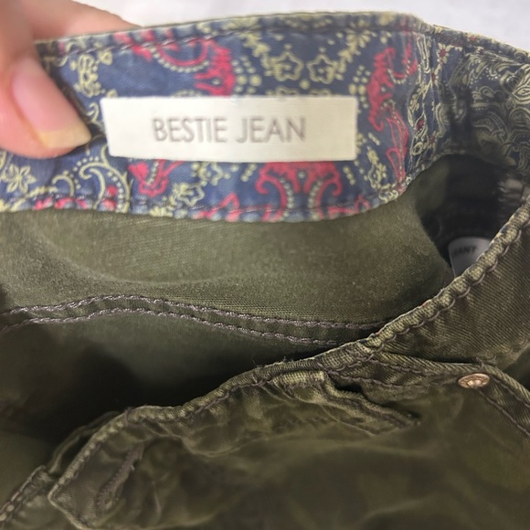 Green Camouflage Floral Embroidered Pants - Picture 5 of 6